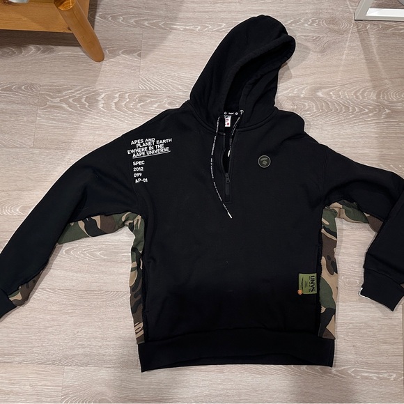 Men's Black and Camouflage Hoodie